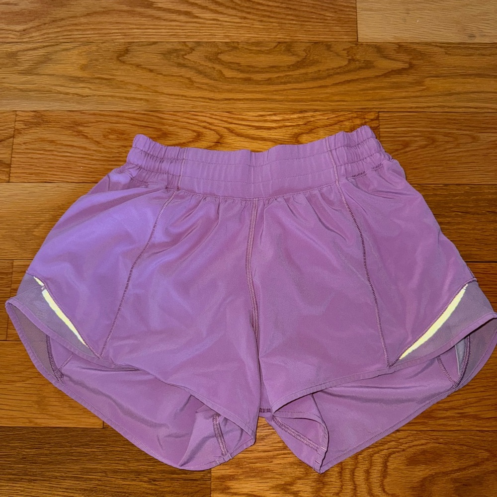 LULULEMON HOTTY HOT SHORTS 4 IN